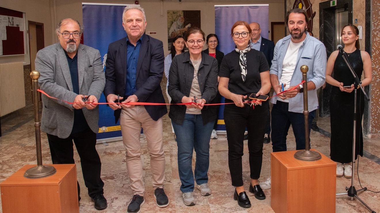 “Geri Dönüşüm” Temalı Fotoğraf sergisi açıldı